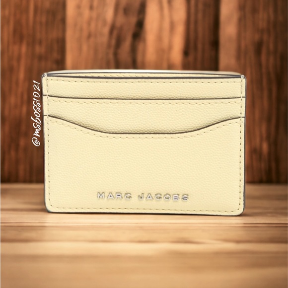 Marc Jacobs Cardholder in Vanilla BRAND NEW - Picture 1 of 4